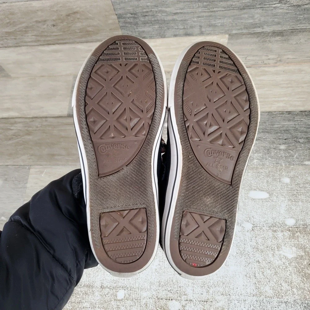 Converse worn blue